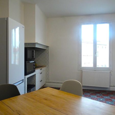 Chambre Privee Et Spacieuse Au Sein D'Un Logement Partage - Central, Quartier Villebourbon - 3 Chambres Doubles - 2 Balcons - Places De Stationnements Gratuites - 5 Min A Pied Gare Et Hypercentre Montauban Exterior photo
