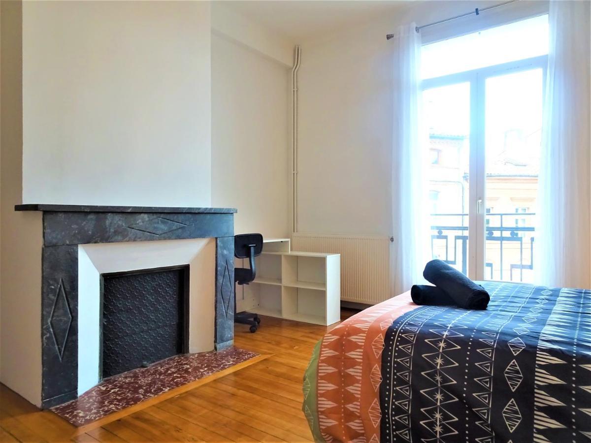 Chambre Privee Et Spacieuse Au Sein D'Un Logement Partage - Central, Quartier Villebourbon - 3 Chambres Doubles - 2 Balcons - Places De Stationnements Gratuites - 5 Min A Pied Gare Et Hypercentre Montauban Exterior photo