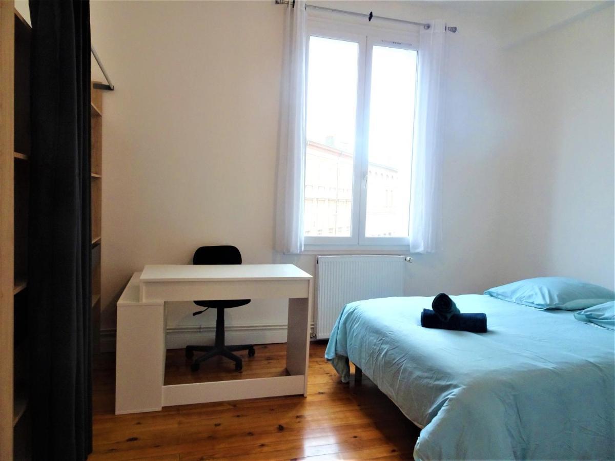 Chambre Privee Et Spacieuse Au Sein D'Un Logement Partage - Central, Quartier Villebourbon - 3 Chambres Doubles - 2 Balcons - Places De Stationnements Gratuites - 5 Min A Pied Gare Et Hypercentre Montauban Exterior photo