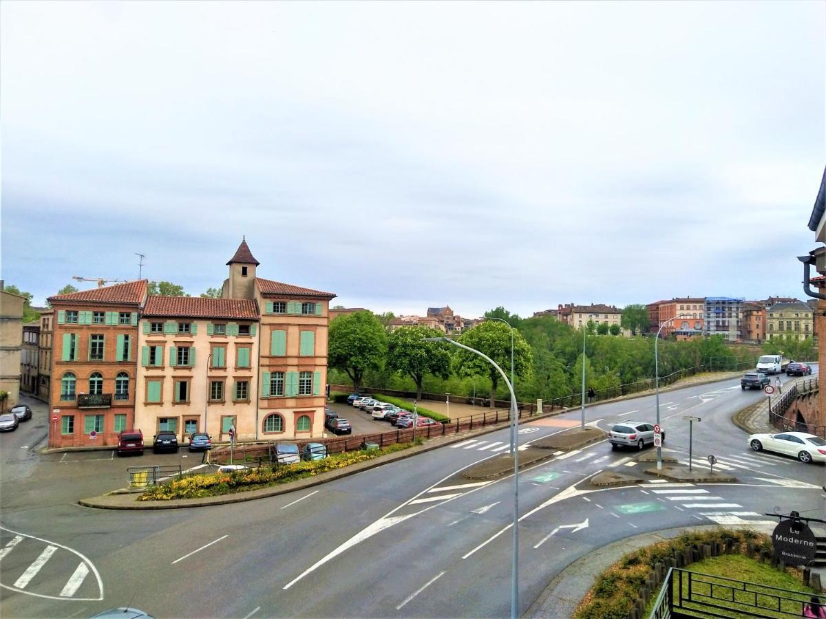 Chambre Privee Et Spacieuse Au Sein D'Un Logement Partage - Central, Quartier Villebourbon - 3 Chambres Doubles - 2 Balcons - Places De Stationnements Gratuites - 5 Min A Pied Gare Et Hypercentre Montauban Exterior photo