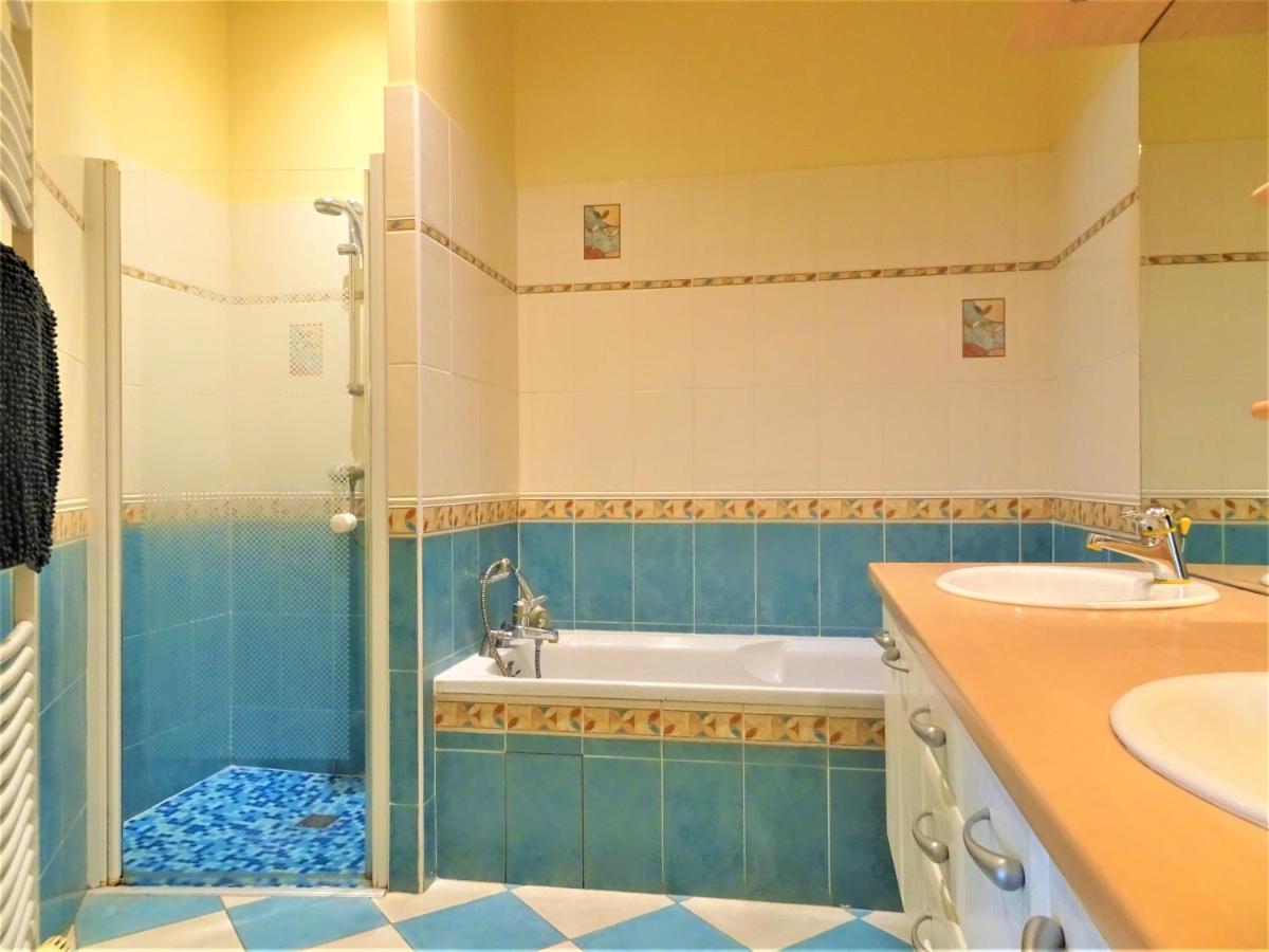 Chambre Privee Et Spacieuse Au Sein D'Un Logement Partage - Central, Quartier Villebourbon - 3 Chambres Doubles - 2 Balcons - Places De Stationnements Gratuites - 5 Min A Pied Gare Et Hypercentre Montauban Exterior photo