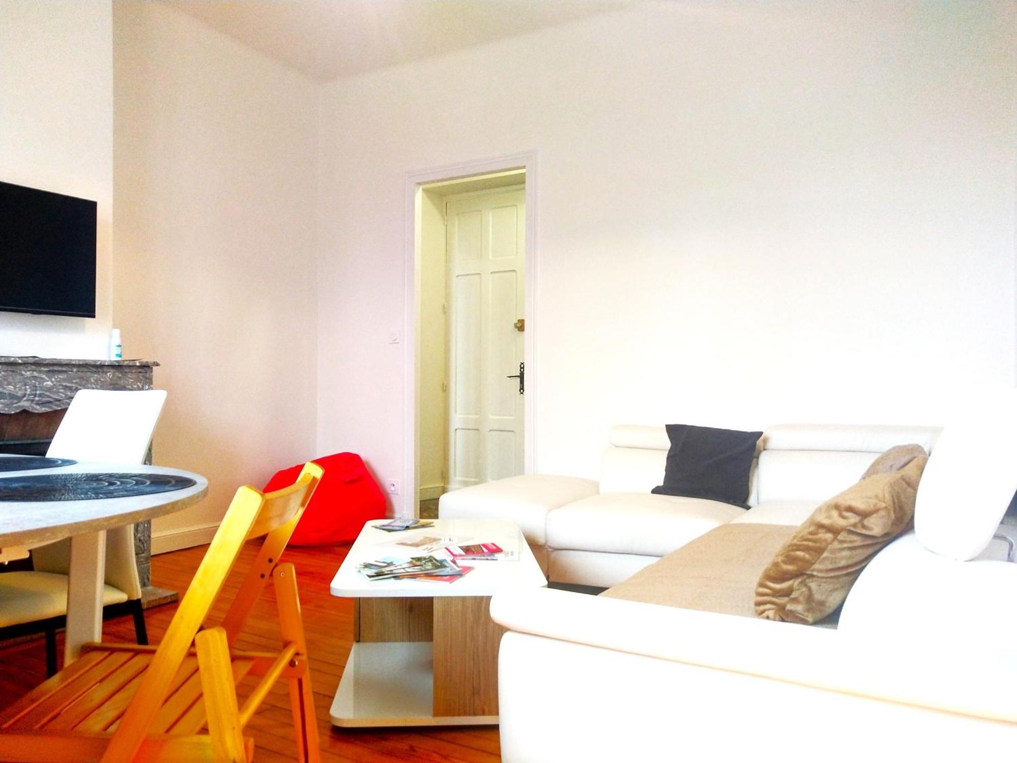 Chambre Privee Et Spacieuse Au Sein D'Un Logement Partage - Central, Quartier Villebourbon - 3 Chambres Doubles - 2 Balcons - Places De Stationnements Gratuites - 5 Min A Pied Gare Et Hypercentre Montauban Exterior photo
