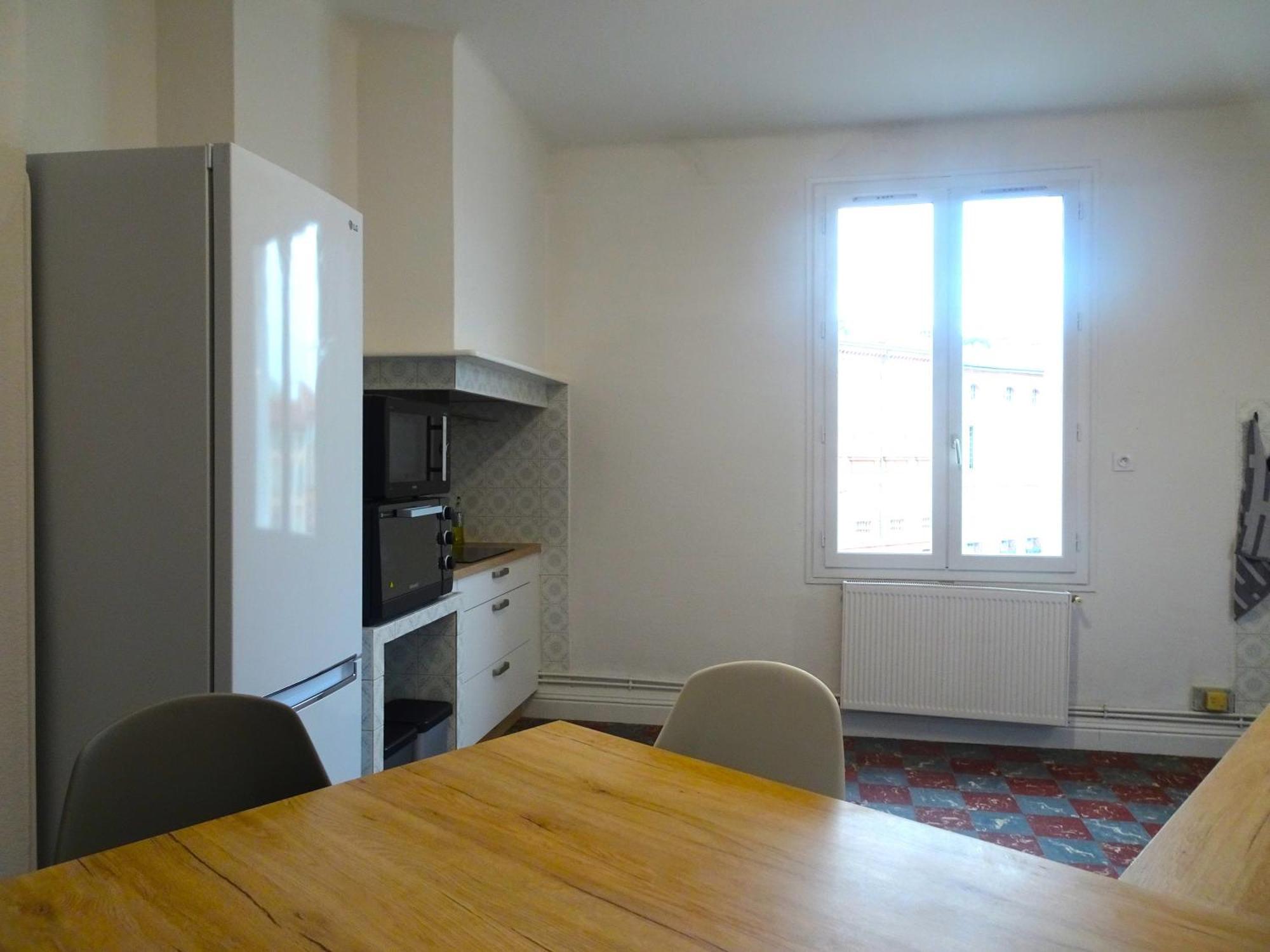 Chambre Privee Et Spacieuse Au Sein D'Un Logement Partage - Central, Quartier Villebourbon - 3 Chambres Doubles - 2 Balcons - Places De Stationnements Gratuites - 5 Min A Pied Gare Et Hypercentre Montauban Exterior photo